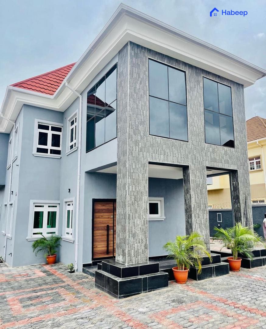 Four bedroom fully detach duplex